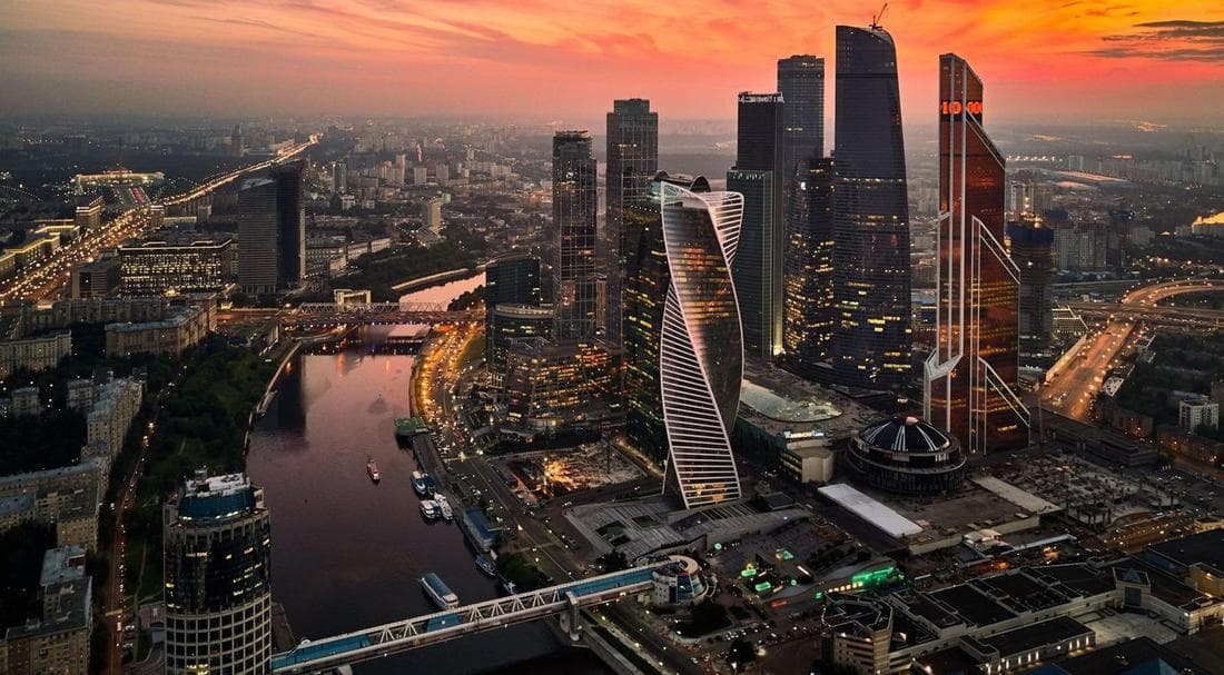 Небоскрёбы Москва-Сити на закате